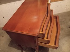 Piccola cassettiera in stile