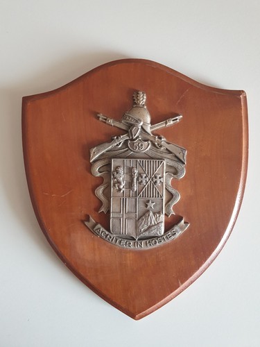 Crest con stemma metallico - , del