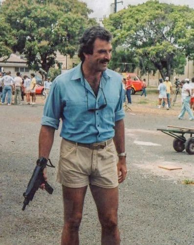 Magnum unsigned colour - magnum,, p.i.