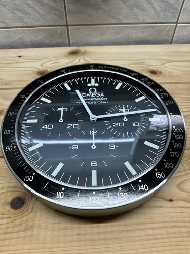 Horloge mural omega