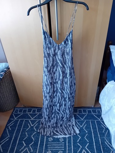 Abito midi grigio senza