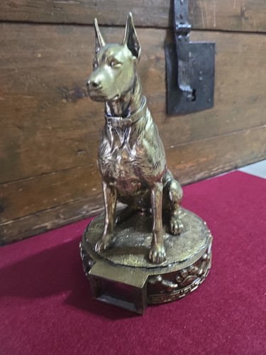 Statua cane dobermann con - dobermann,