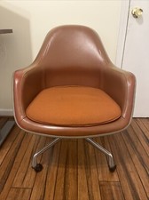 EA178 HERMAN MILLER EAMES