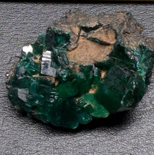 Dioptas pietra grezza minerale