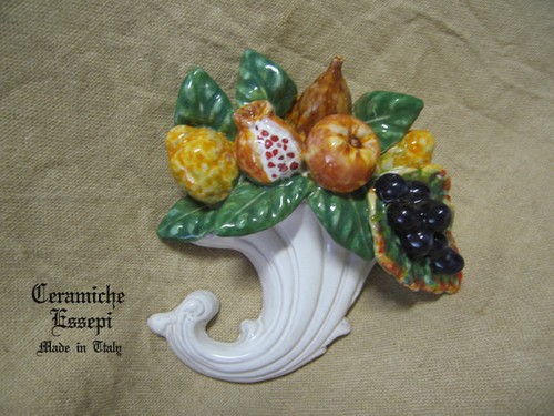 Cornucopia con frutta uva - frutta, e