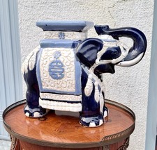 Imponente elefante vintage in