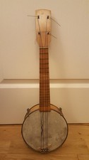 vecchio ukulele banjo senza