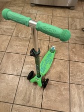 Micro Kickboard Maxi Deluxe