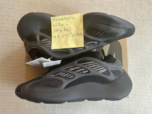Adidas yeezy boost - 700, v3