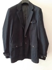 Giacca nera militare, stile