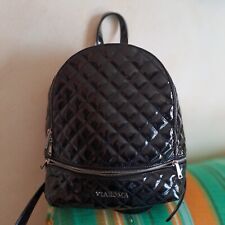 Zainetto Donna Nero  Lucido  marca VIA  ROMA   Cerniere Esterne  e foderato .