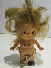 vecchia bambola in gomma e