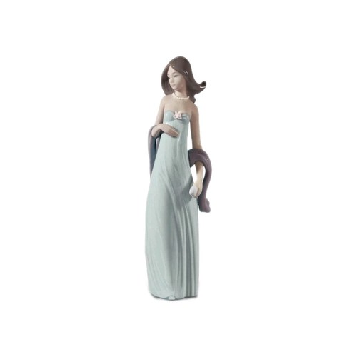 Lladro ingenue woman flower - lladro,