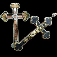 Crocifisso-reliquiario in