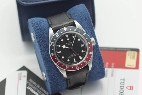 Tudor black bay gmt - black,