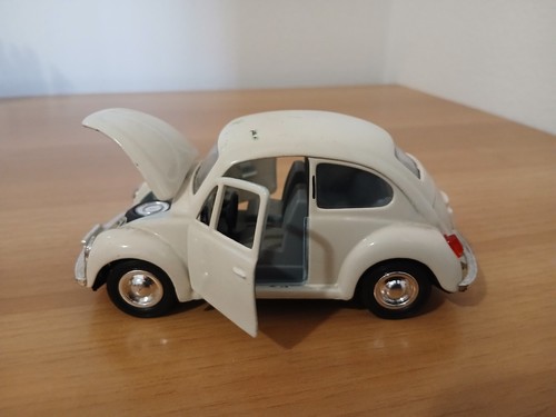 Maggiolino bianco volkswagen
