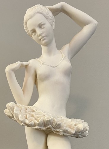 Statuina ballerina alabastro