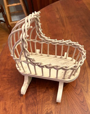 Culla per bambole vintage in