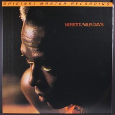 MILES DAVIS: nefertiti MOBILE