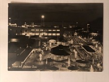 Cartolina BARI  Fiera del Levante notturno (Viaggiata 1952)