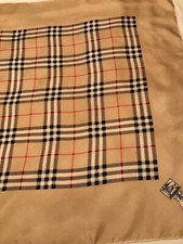 Très Beau carré burberrys en soie Très Tendance Pour L'automne 