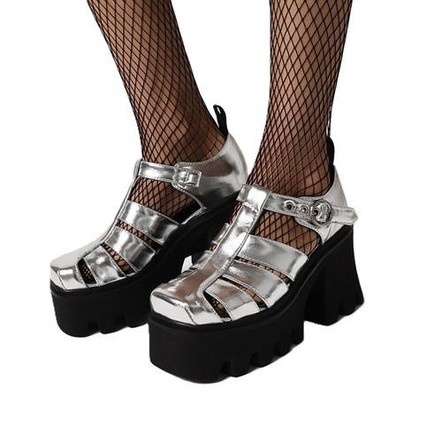 Nuove scarpe punk zeppa