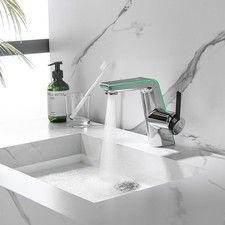 LED-Wasserhahn Waschbecken