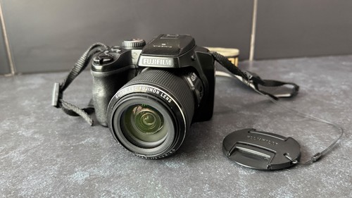 Fujifilm finepix s8200 - finepix,