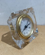 MODERNARIATO-DESIGN-PIACEVOLE SOPRAMMOBILE IN VETRO-OROLOGIO-CRISTALLI PUTHOD