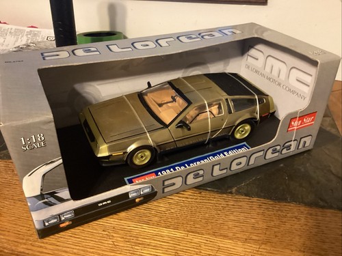 Gold supe rara delorean - rara, (delorean