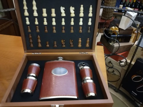 Confezione scacchiera legno - in,