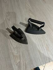 Coppia di antichi ferri da