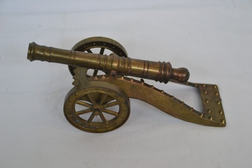 Vecchio cannone metallo - in,