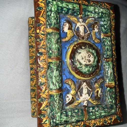 Antica scatola coperta