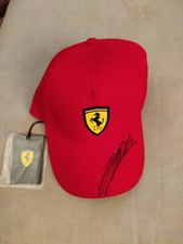 Cappellino commerciale Ferrari con autografo Leclerc - F1