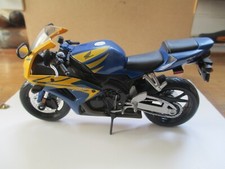 HONDA CBR 600RR 2012 Blu-Yellow 1:12 Maisto Moto Die Cast Modellino