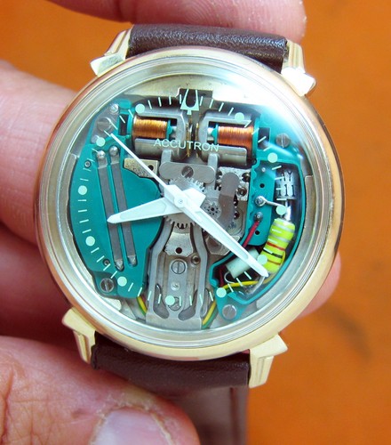 214 accutron spaceview 10kt