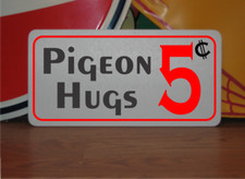 Insegna in metallo abbracci