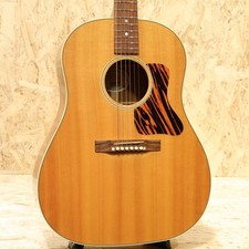 Gibson J-35 2013