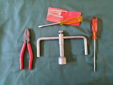 De Tomaso Mangusta bag tool kit roll pliers screwdriver tire wheel