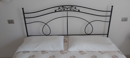 Letto matrimoniale moderno