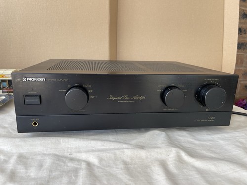 Amplificatore stereo integrato