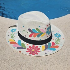 Sombrero artesanal pintado a