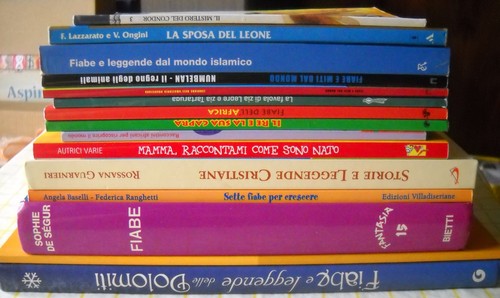 Stock libri fiabe per - di,
