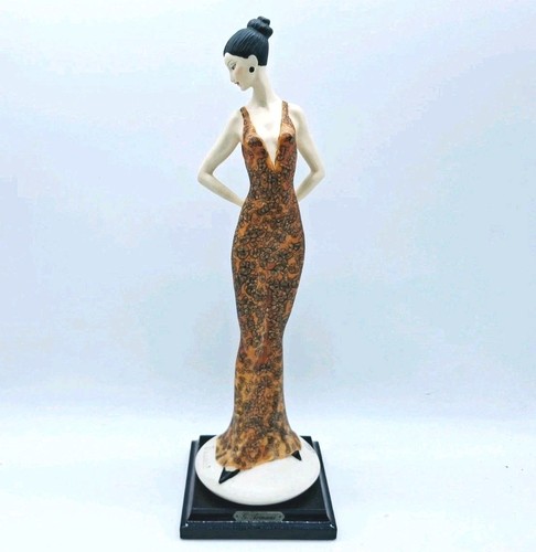 Scultura figura - scultura/figura, di