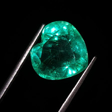 Smeraldo verde naturale