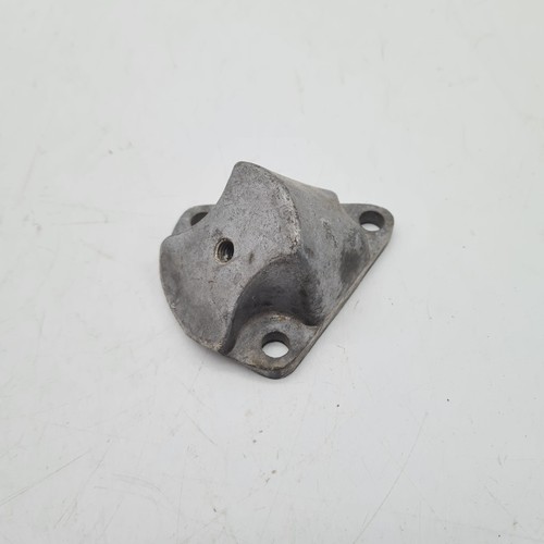Engine support intake side - intake,