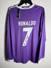 Maglia viola firmata Cristiano