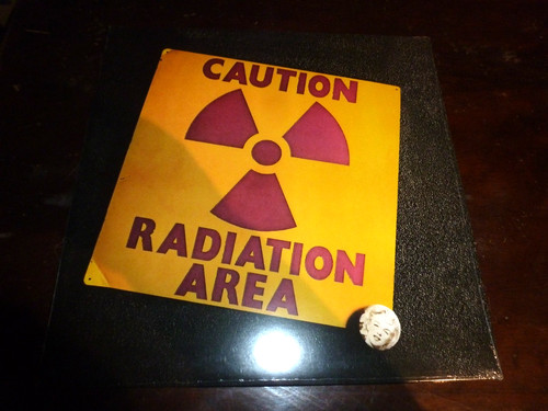 Area caution radiation - caution,