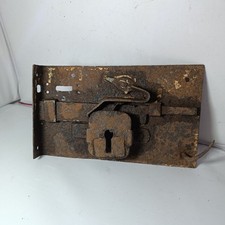 vecchia antica serratura ferro battuto chiodi da restauro senza chiave